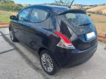LANCIA Ypsilon 1.0 FireFly 5 porte Hybrid Ecochic