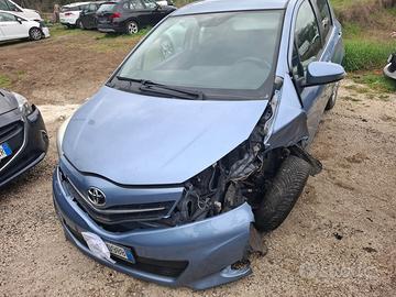 TOYOTA YARIS 1.4 D.4D 5P ACTIVE SINISTRATA