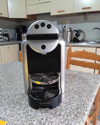 macchina da caffè cialde Nespresso zenius professi