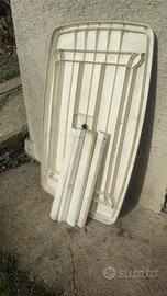 Tavolo da esterno in plastica