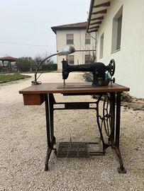 Macchina da cucire a pedale Singer originale