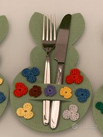 Portaposate coniglio con fiori uncinetto