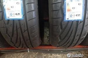 Coppia di pneumatici nuovi 255 45 18 toyo