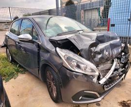 Peugeot 208 1.2 benz 2019 km20800 inc.-va in moto