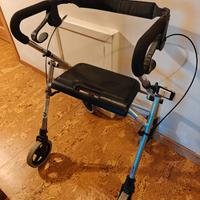 Rollator pieghevole con seduta e freni