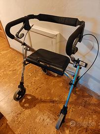 Rollator pieghevole con seduta e freni