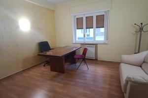 Stanza Privata in Ufficio condiviso a Taranto