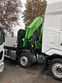 Gru marca DN modello 44.0 su DAF 4 assi