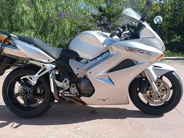 Honda VFR 800 V4 Vtec