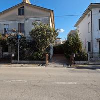 Villa ceccolini indipendente con garage e giardino