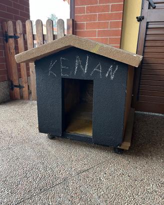 Cuccia cane in legno con isolamento