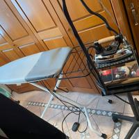 Ferro da stiro con asse aspirante