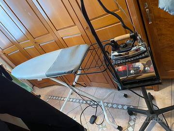 Ferro da stiro con asse aspirante