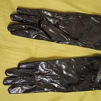 Guanti neri lunghi lucidi