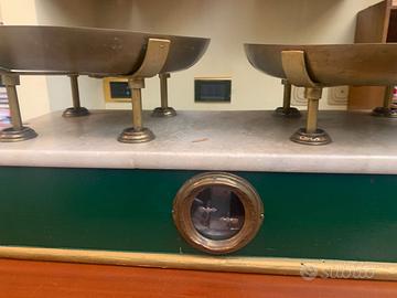 bilancia  con pesi vintage