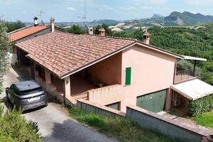 Villetta a schiera di 165 m² con 5 locali e box au