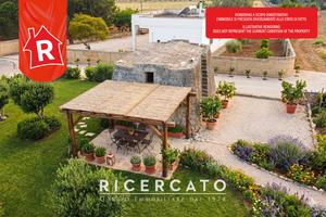 Autentica pajara salentina con 7.700mq di uliveto