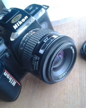 Nikon F401 macchina fotografica analogica del 1989