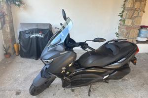 Yamaha xmax 300 tech max