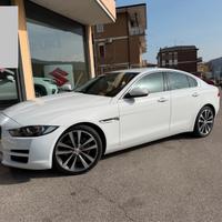 Jaguar XE 180 CV automatico DA VETRINA