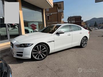 Jaguar XE 180 CV automatico DA VETRINA