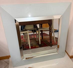 Specchio di design retroilluminato