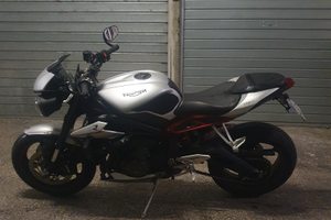 Triumph street triple 765 r