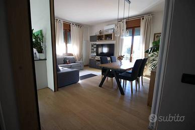 Appartamento di 91 m² con 5 locali e box auto a Tr