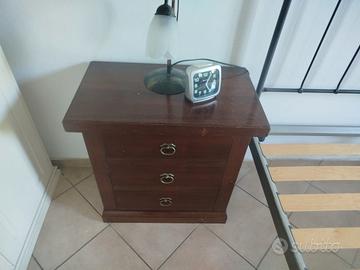 Coppia comodini in legno massello 