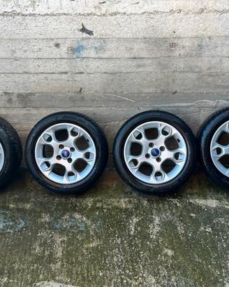 4 cerchi in lega e gomme estive cone nuove