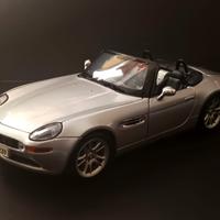 BMW Z8 cabrio 007 J. Bond World scala 1:18