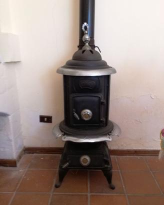 Stufa antica in ghisa da 10 kw