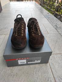Scarpa stringata camoscio marrone Prada