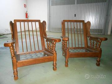 2 poltroncine in legno