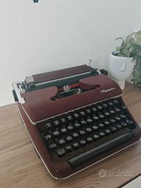 Macchina da scrivere Olympia SM2 1952