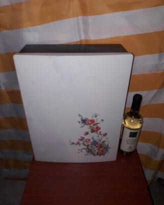 Mobile da bagno con ripiani