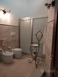 Ampio Complesso Residenziale con Garage