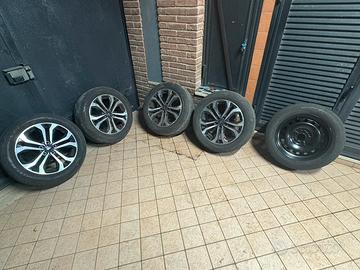 Set Cerchi e Gomme 17’’ Ford e ruota di Scorta