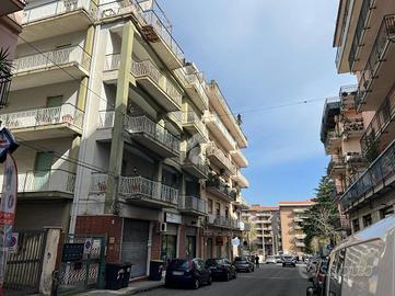 3 LOCALI A GIARRE