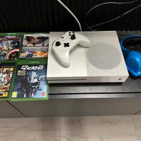 Xbox one s con 4 giochi e cuffie