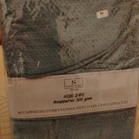 accappatoio nuovo di cotone