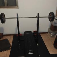 Panca piana e inclinata + bilanciere e pesi