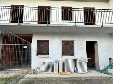 CASA SEMINDIPENDENTE A VAUDA CANAVESE