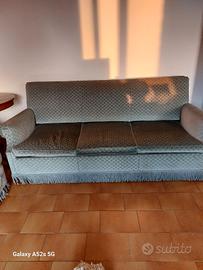 Divano letto completo di puff