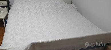 Coperta artigianale all’uncinetto fatta a mano