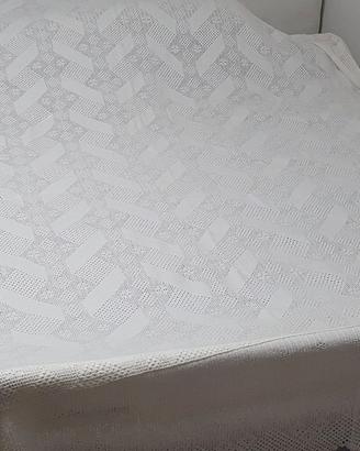 Coperta artigianale all’uncinetto fatta a mano