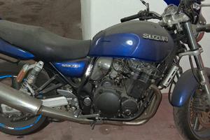 Suzuki gsx  750 inazuma 