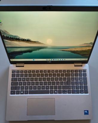 DELL 5550 i5 Core Ultra 5 135U Ram 16 gb NUOVO