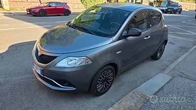 Lancia Ypsilon 1.2 69 CV 5 porte GPL Ecochic Silve