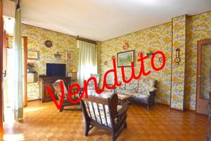 Appartamento di 140 m² con 5 locali e box auto a B